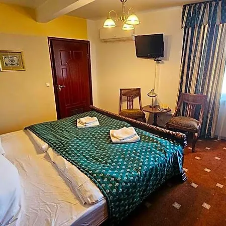 Daisy Superior Bed & Breakfast 3*