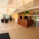 Daisy Superior Bed and Breakfast 3*